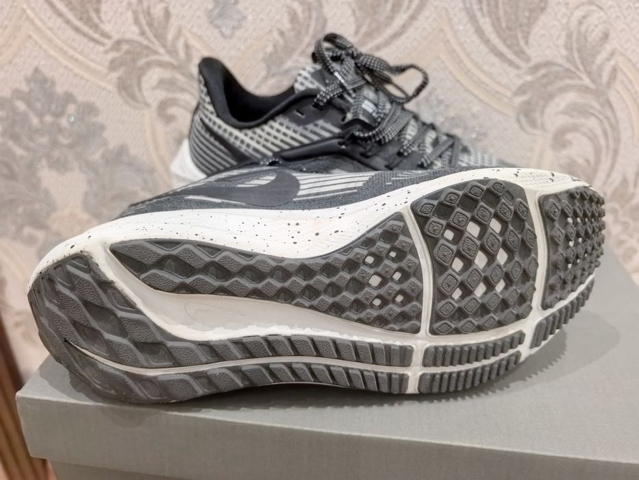 Продам кроссовки на мальчика 38р