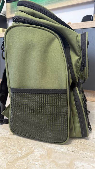 Vand rucsac de pescuit bine compartimentat