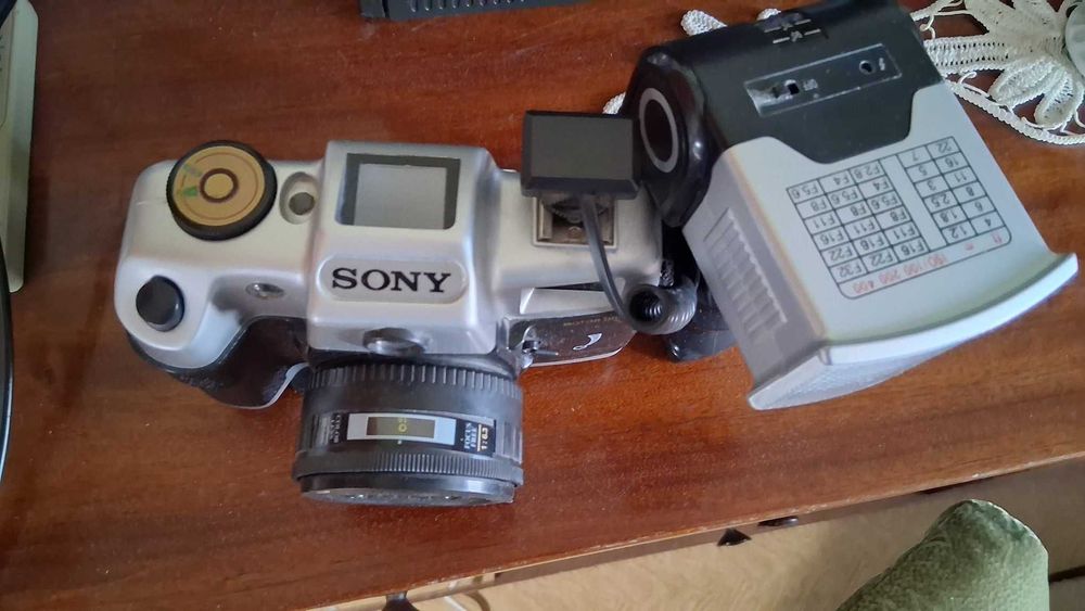 Aparat foto Sony DL2000A pe film