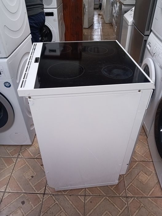 Свободно стояща печка с керамичен плот Сименс Siemens 2години гаранция