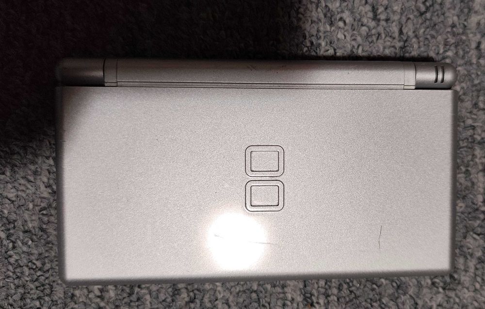 Nintendo DS Lite