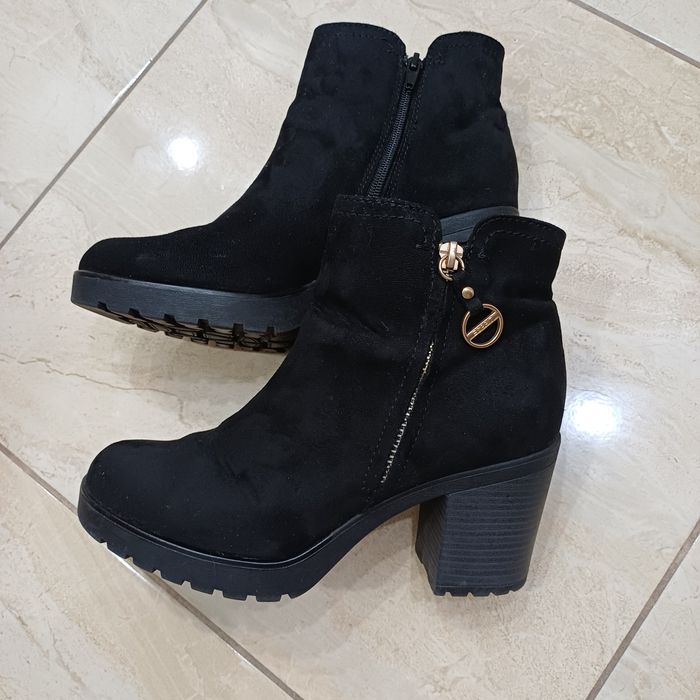 Ghete Esprit piele intoarsa