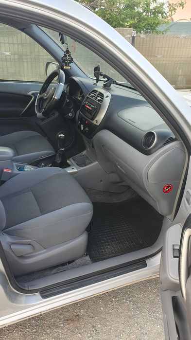 Vand Toyota Rav 4 an 2003