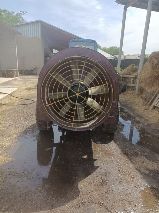 мтз 80 трактор с Оприскиватель вместе