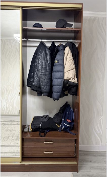 Продаётся большой шкаф