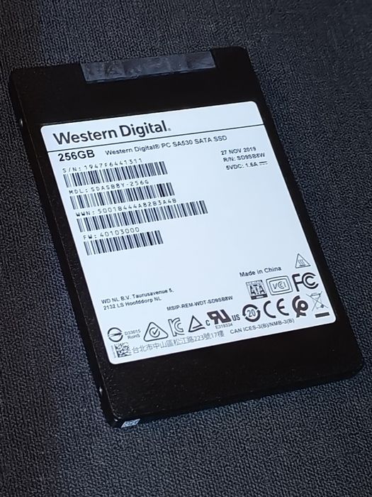 Ssd-uri, capacitate de 256 GB și 120 GB (Perfect Funcțional)