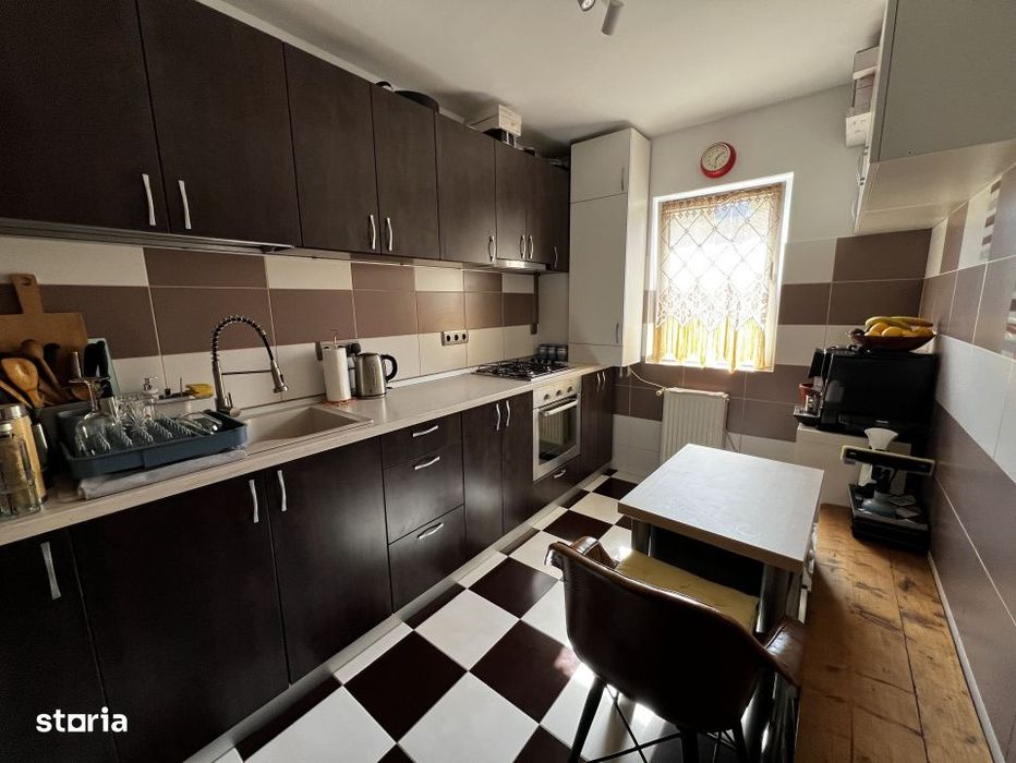 Apartament de 2 camere decomandate, 60 mp, parcare, zona Porii — fotografia 1