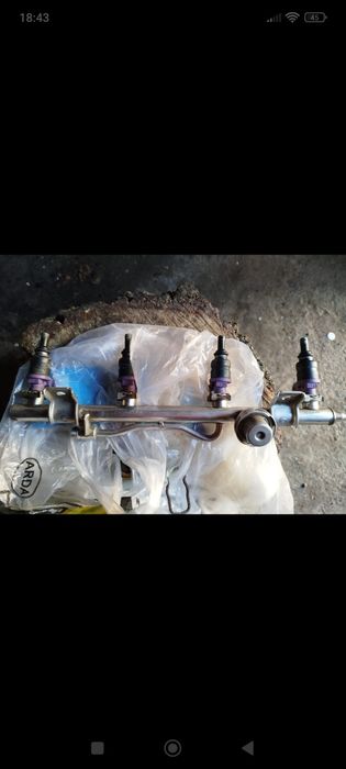 Продам топливная рампа с форсунками