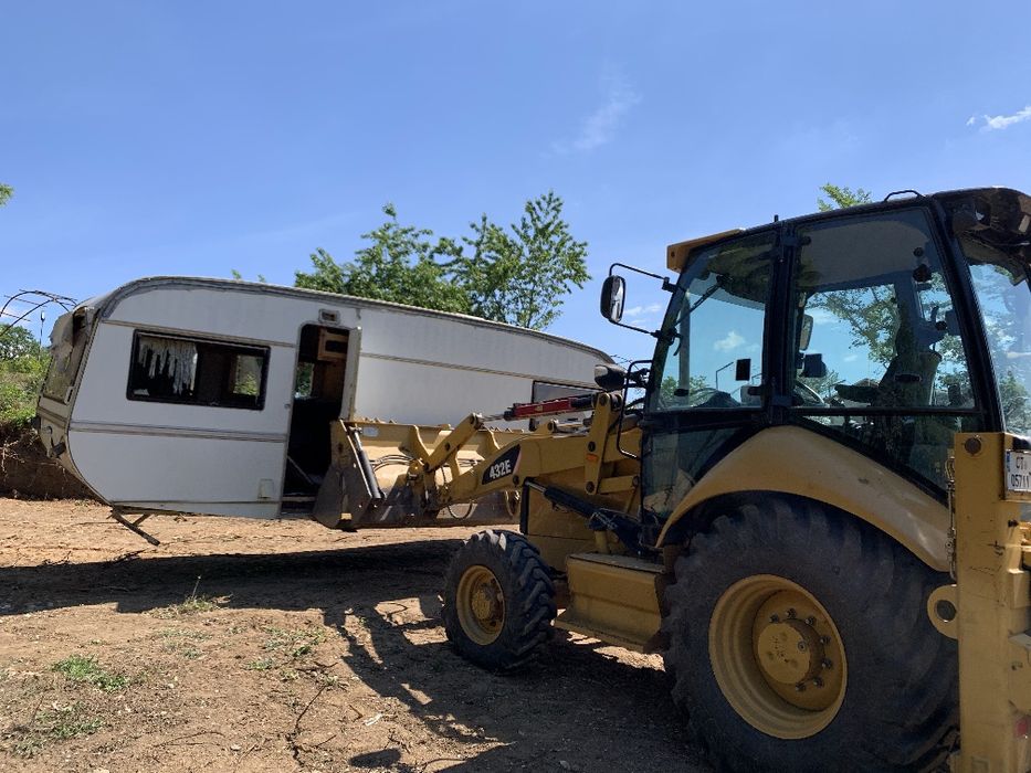 Услуги с комбиниран багер и самосвал Казанлък