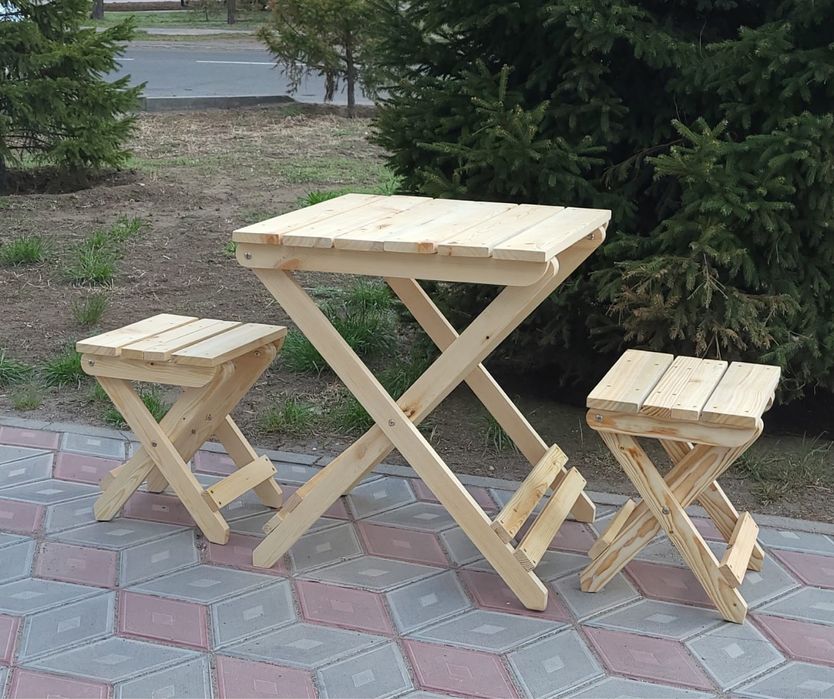 Складной стол, стулья