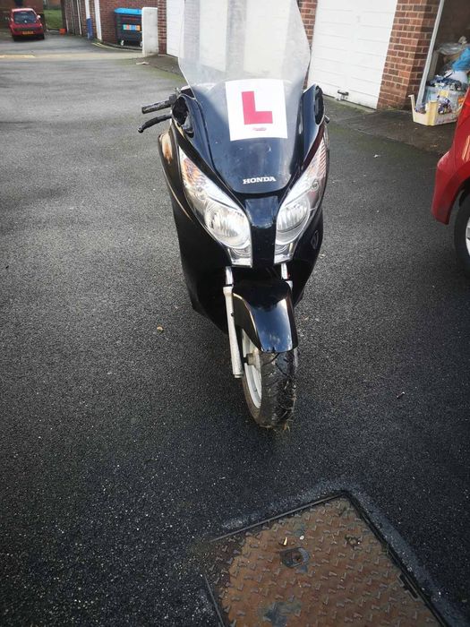 Honda  fes  125 с  счупен мотор