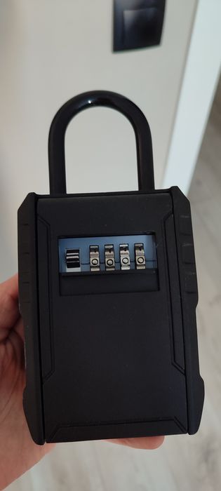 Продам сейф для ключей подвесной