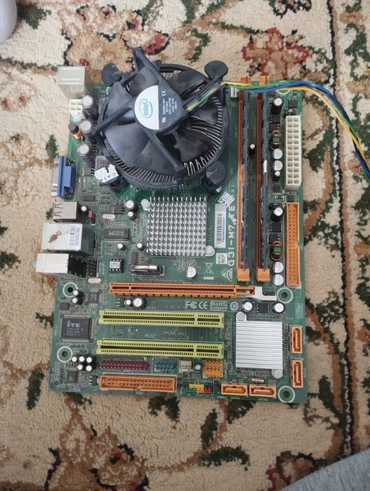 продаю две материнке