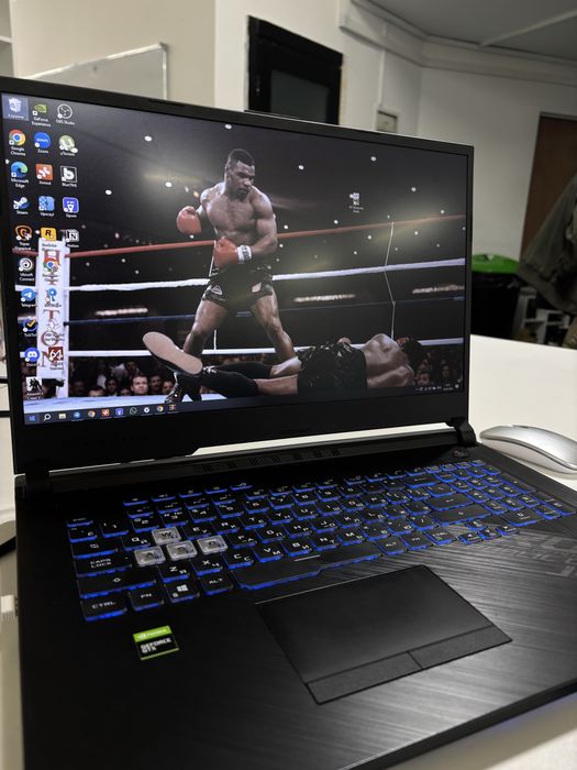 Продам ноутбук Asus rog strix G712