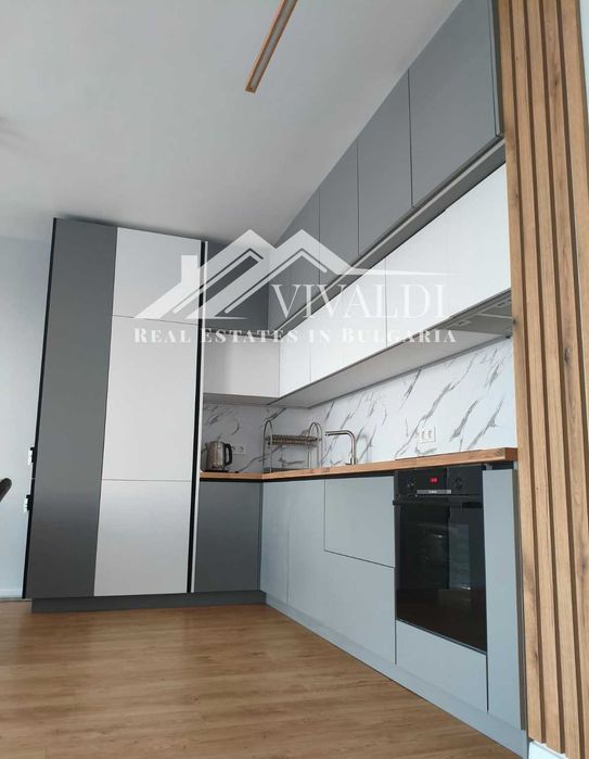 Продава се Тристаен апартамент в Варна, Бриз - 125 кв.м за 1469 €/кв.м - Снимка #3