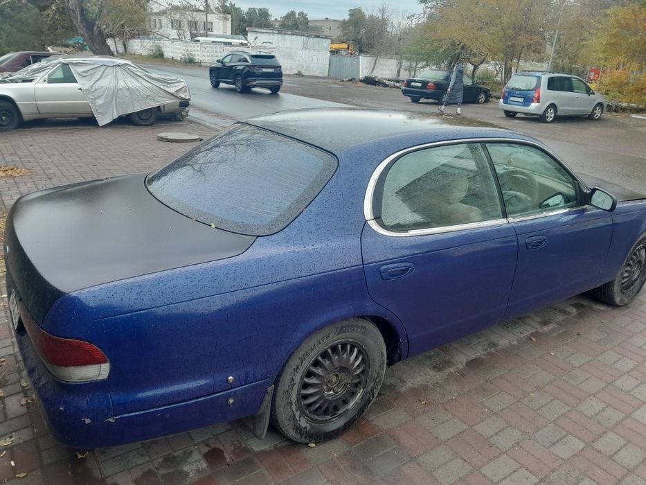 Продам срочно мазду