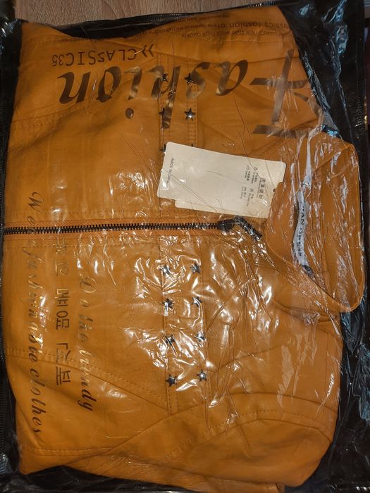 Женская курточка. Пиджак. Эка кожа. Только две шт осталось.