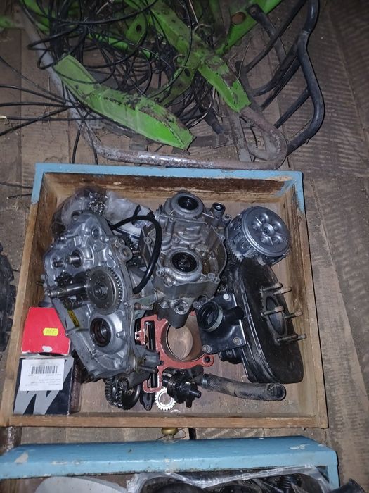 Vând piese de atv Yamaha blaster și de kawasachi mojave