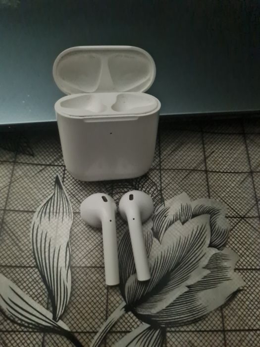 Продам airPods 2