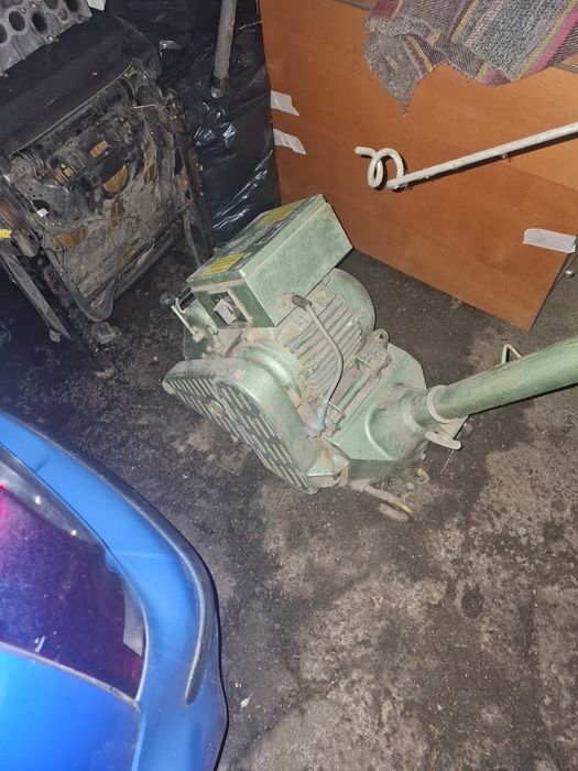 Mașină de șlefuit parchet și lemn