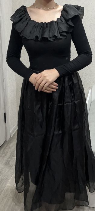 Продаю красивое вечернее платье