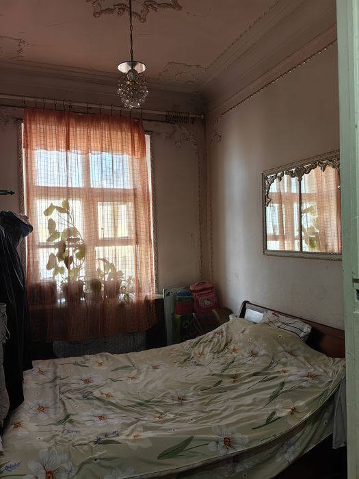 Продаётся 2-х комнатная квартира на Алишер Навои.