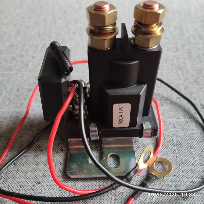 Интелигентен и мощен прекъсвач(ключ маса) с параметри 500А, 12 V.