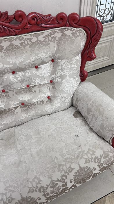 Диван в хорошем состоянии