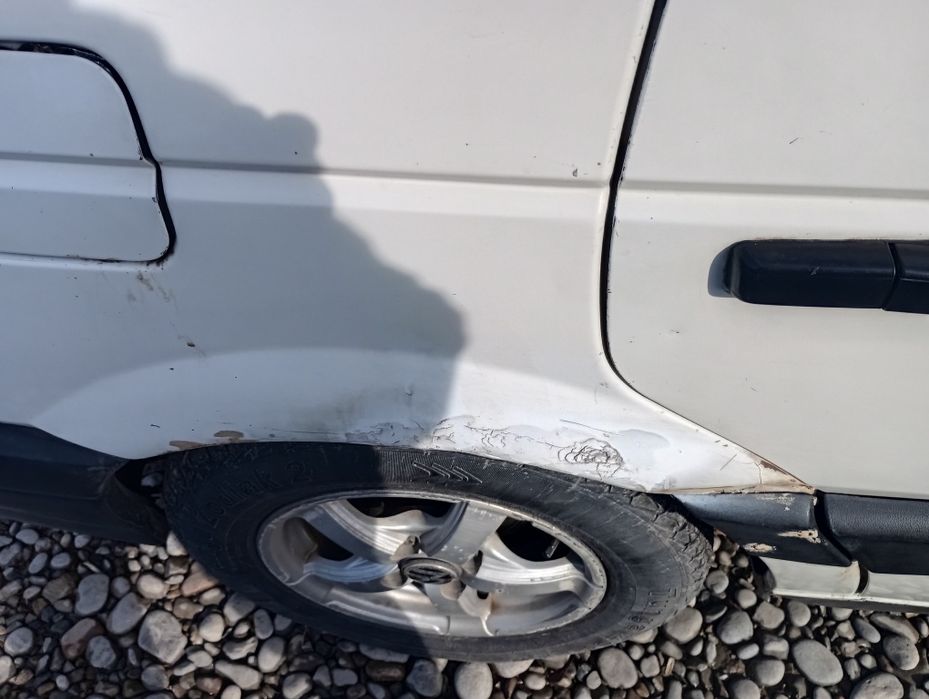 Продам Пассат универсал объём 2 куб.год 1992