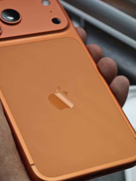 Продам iPhone 17 Pro Max esim