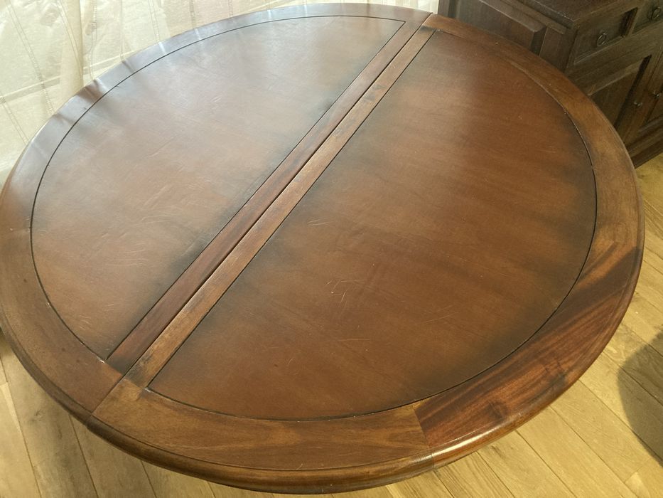 Трапезна маса от масив- магагон разтегателна