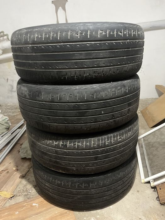 Продам комплект летних шин на 19