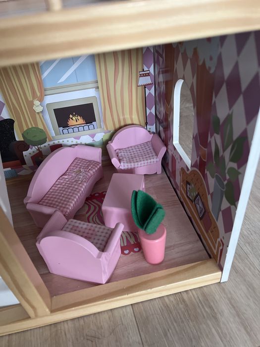 Дом для увлекательной игры с куклами