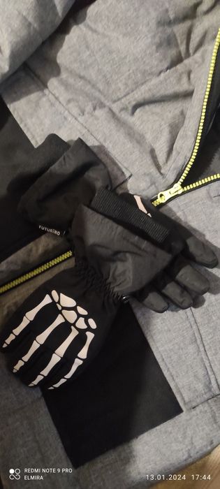 Продам зимнию куртку для мальчика