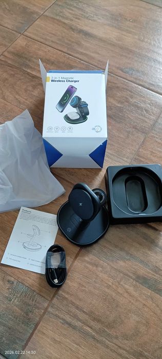 Încărcător Wireless 3 în 1 Qi Fast Charge 15W + cadou Telecomandă TV Universală