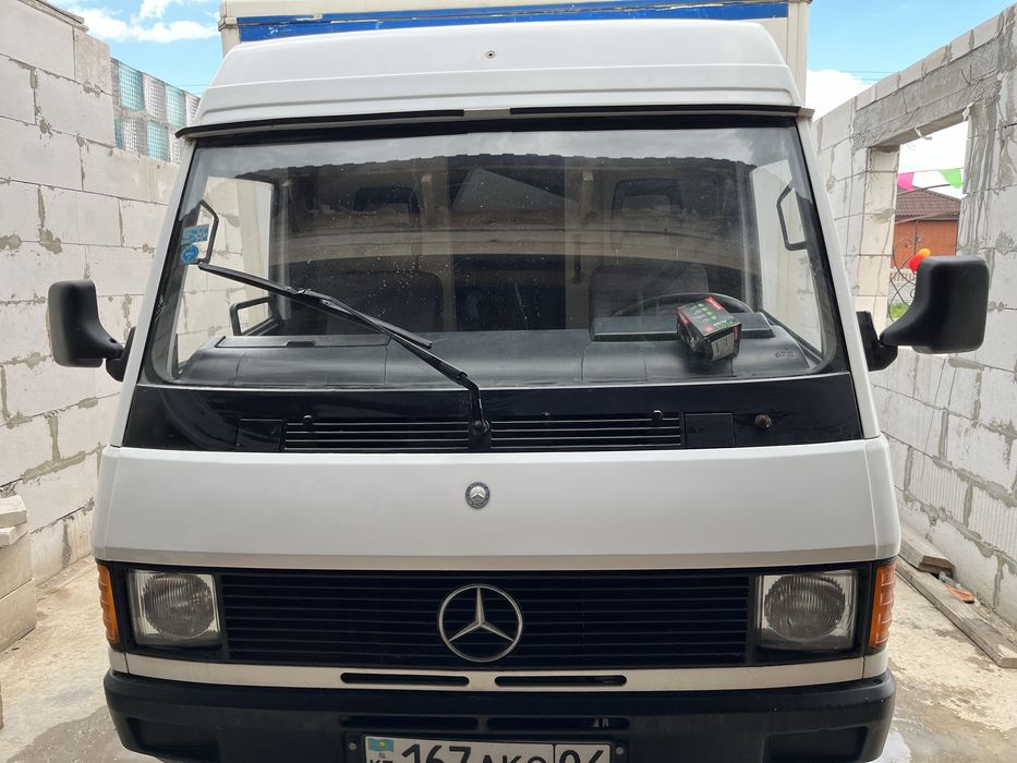 Мерседес мв-100 фудтрак
