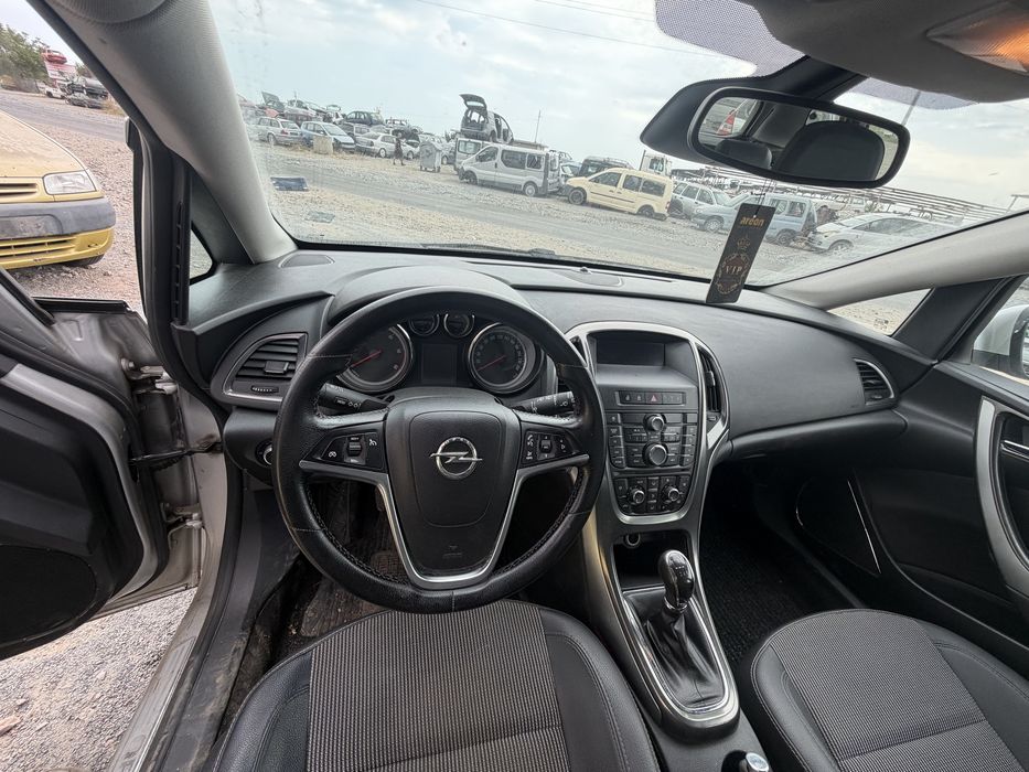 Opel Astra J Sports Tourer 1.7 CDTI 125 hp A17DTR 2012 g. на части