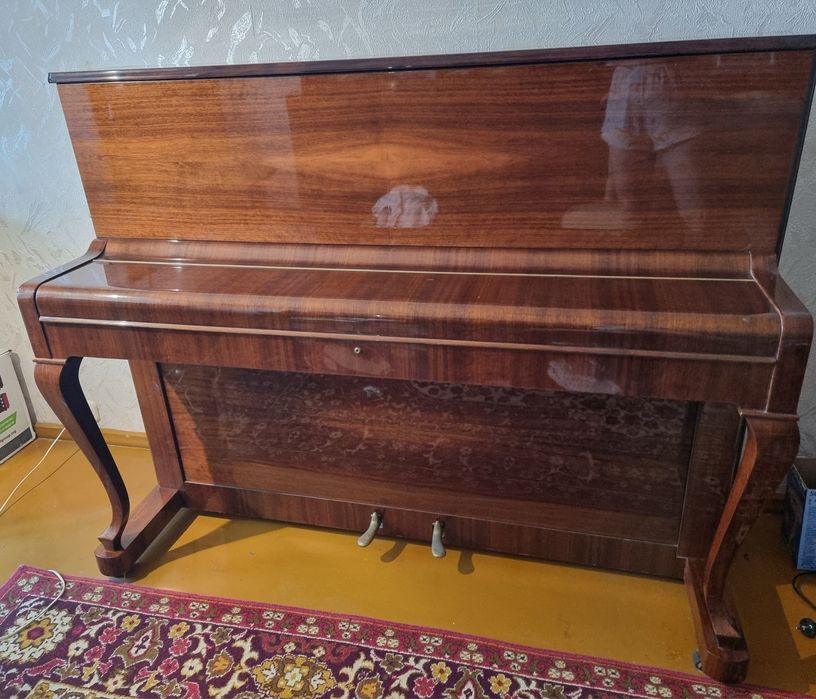 Продаётся пианино PETROF (Чехия)