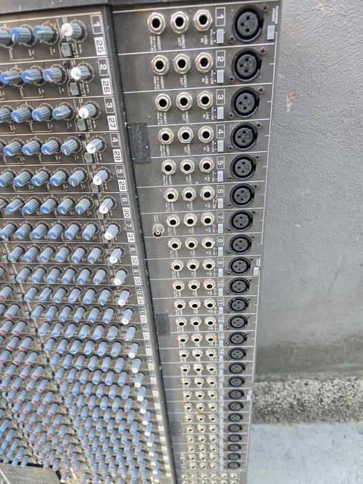 Огромен мишпулт  Behringer