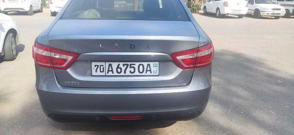 Лада Веста 1.8 сотилади