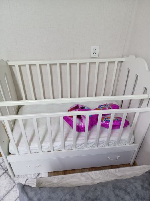 Продам детскую кроватку