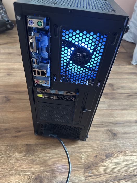 Бюджетен Геймърски компютър RX 580 / i5 / 16GB