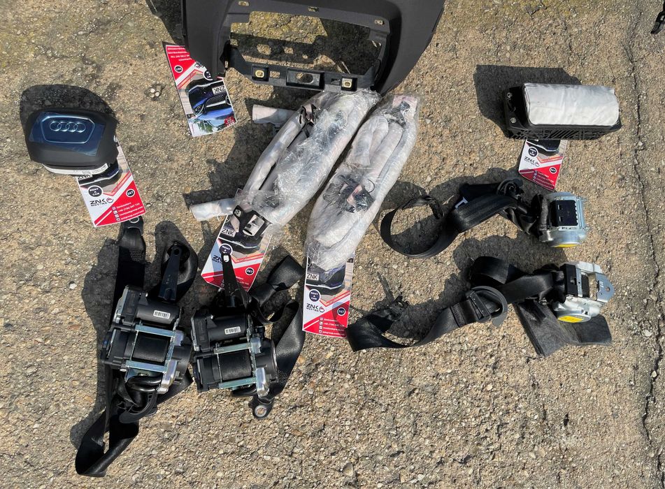 Audi Q8  Q7 kit airbag - plansa bord HUD cusuta in piele / set centuri