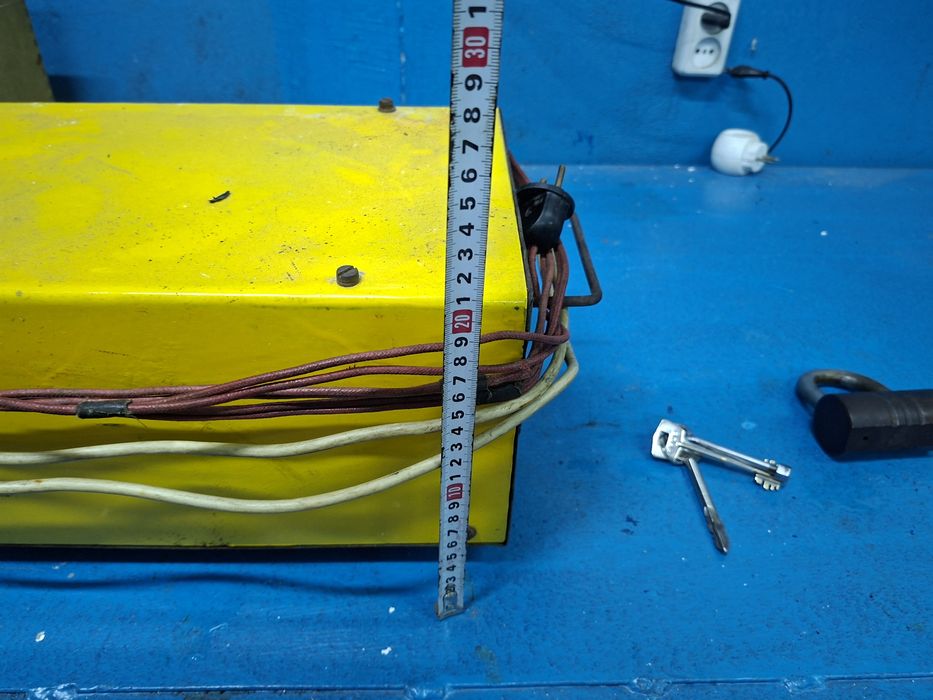 Продам пускозарядное устройство 12v.