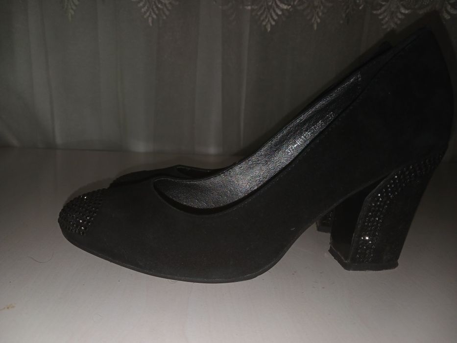 Удобные ,красивые Туфли замшевые