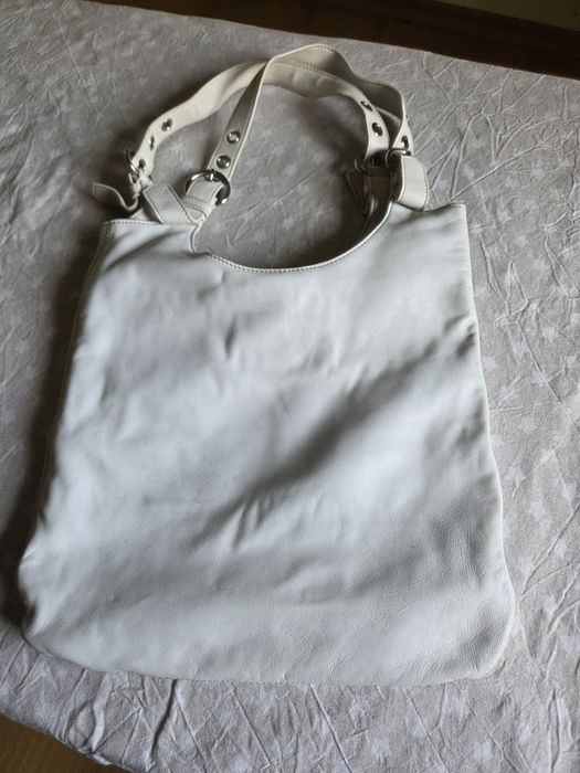 Бяла кожена дамска чанта Prada
