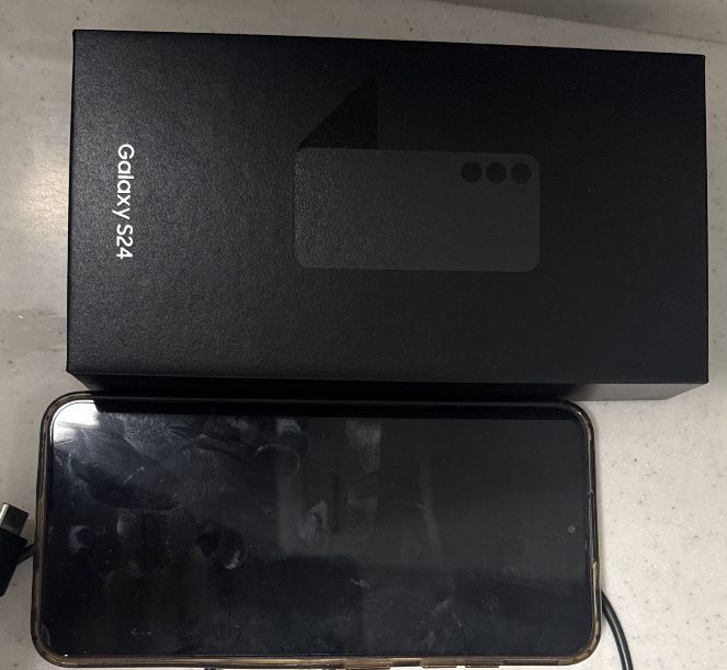 Samsung s 24  Память: 128гб