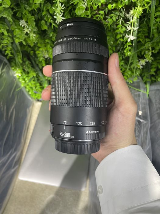 Canon zoom lens ef 75-300mm