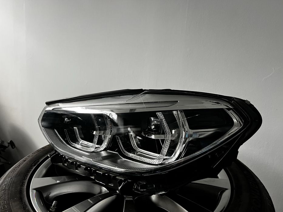 BMW X3 G01, G02 Адаптивен ляв Led фар в отлично състояние не оборудван