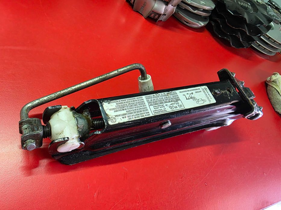Cric AUTO OEM Mercedes C-Class W203 A Class B-Class CLA